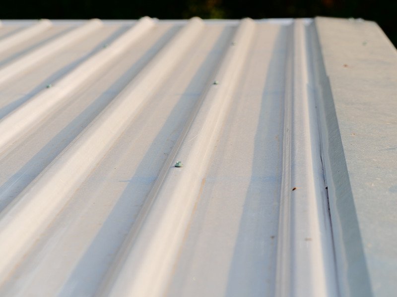 white metal roof sheeting
