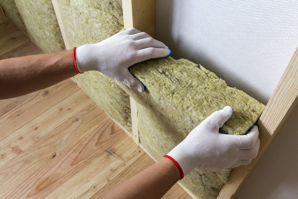 builder fitting wall insulation