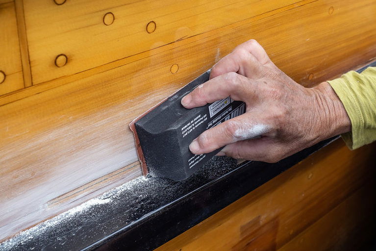 how-to-remove-varnish-from-wood-4-easy-diy-methods